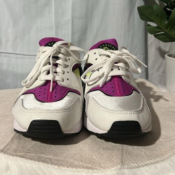 Nike 2021 Air Huarache 'Magenta' - Picture 3 of 8